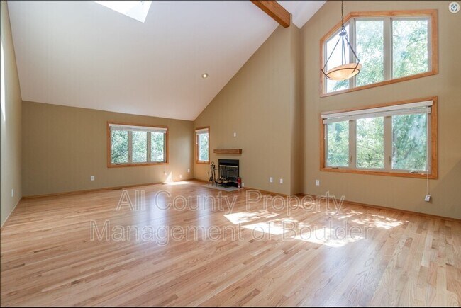 Photo - 4228 Amber St