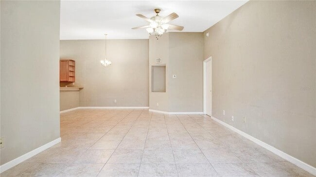 6019 Scotchwood Glen Unidad 204