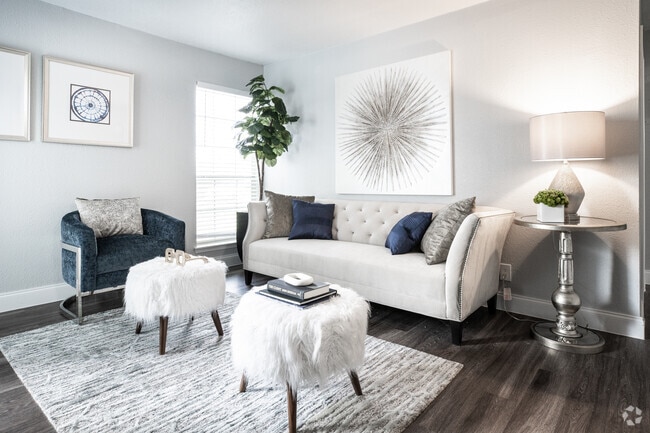 1BR, 1BA - 564SF
