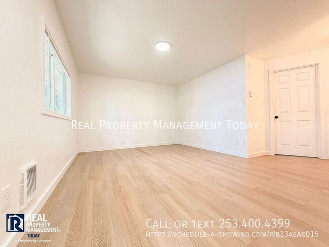 Photo - 7619 Douglas St W Unit 3