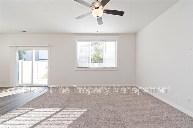 Photo - 3098 N Lochness Ave