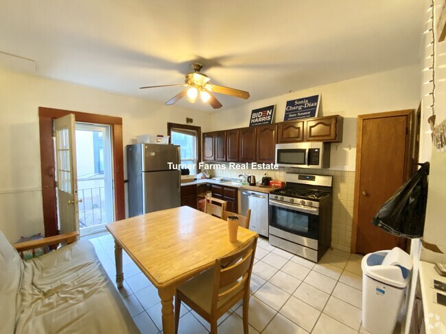 Building Photo - 6 Sewall St Unit 2 Rental