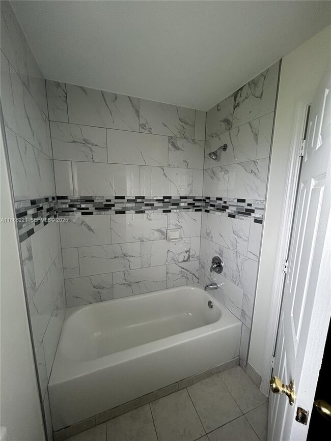 Photo - 2422 Vernon Ave S Unidad 2422