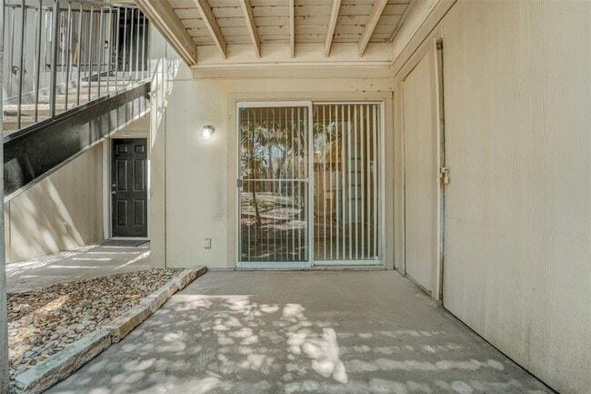 Photo - 3018 S 1st St Unidad 110