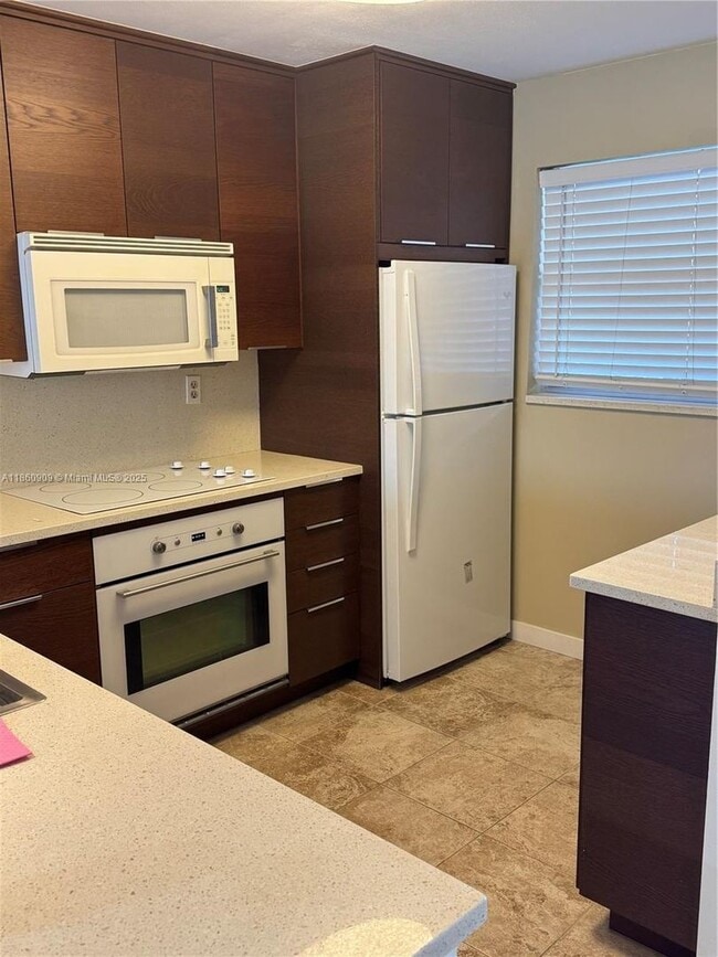 Building Photo - 1811 Sabal Palm Dr Rental