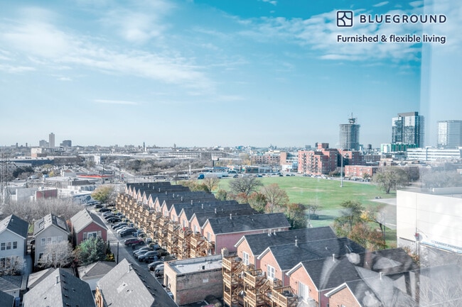 Photo - 625 W Division St Unidad FL8-ID872