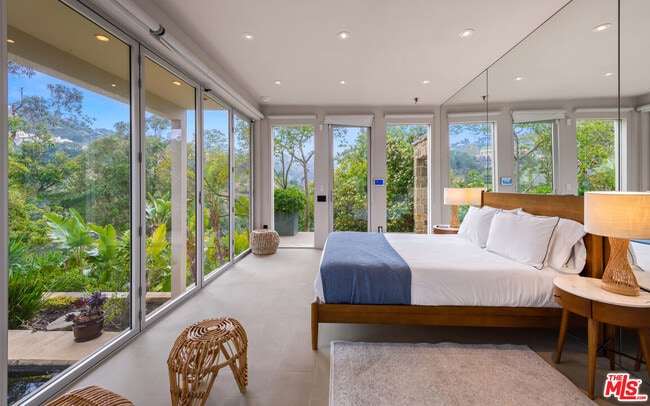 Photo - 10556 Fontenelle Way