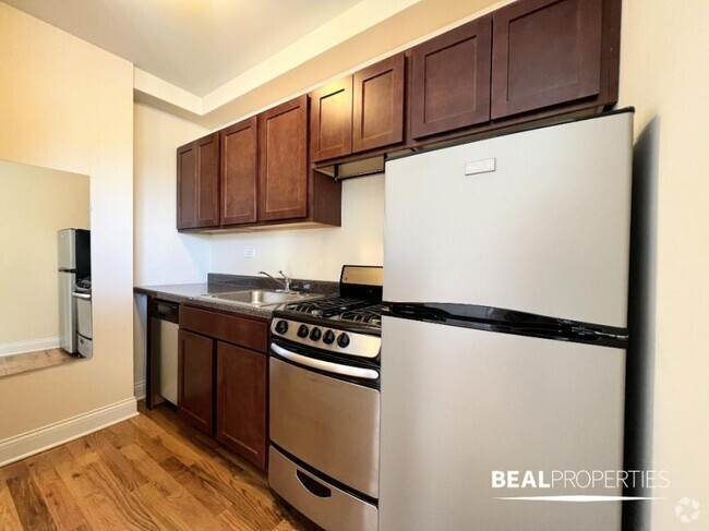 Building Photo - 0 bedroom in CHICAGO IL 60614 Unit Q Rental