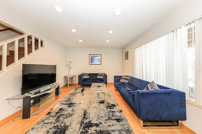 Photo - 4335 Stacy Pl