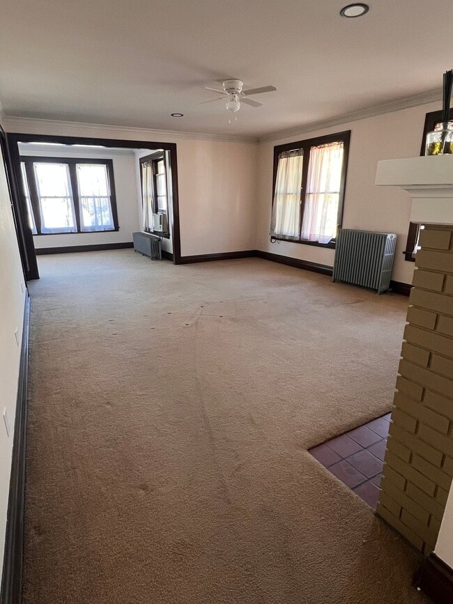 Photo - 702 N Raynor Ave