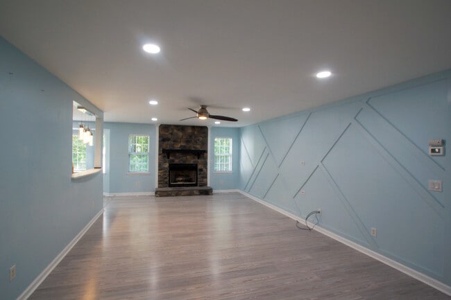 Photo - 5705 Katha Dr