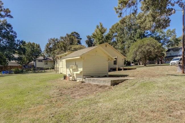 Photo - 711 Cherokee Dr