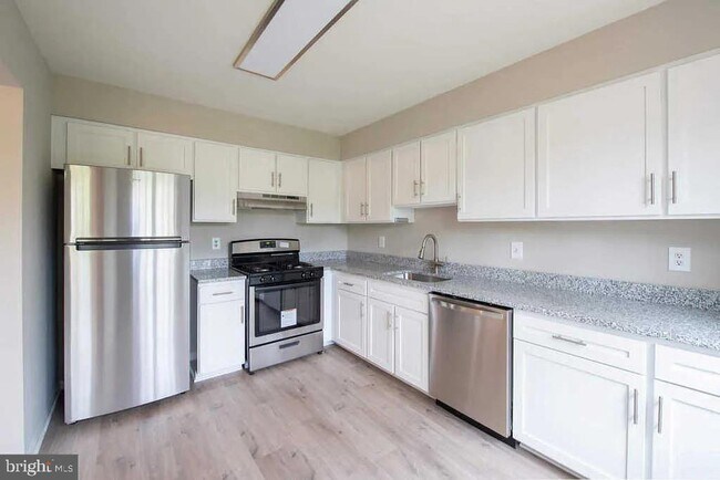 Photo - 7066 Solomon Seal Ct