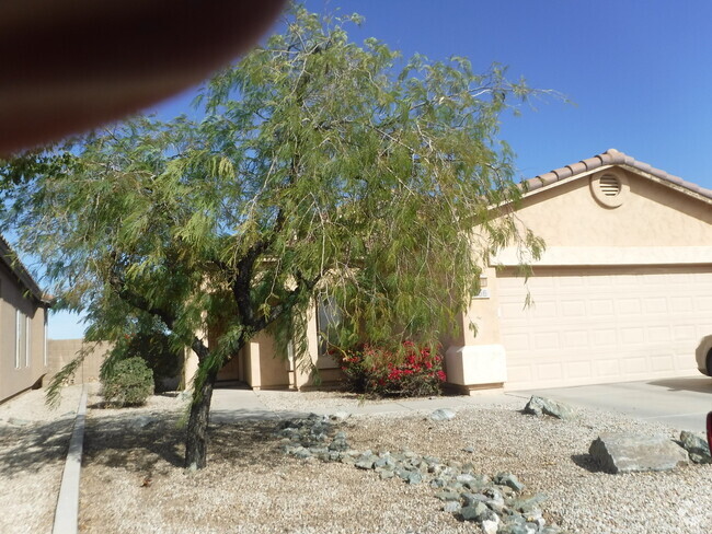 Building Photo - 3 bdrm/2ba in Johnson Ranch Rental