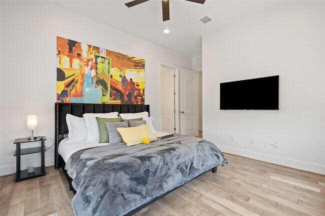 Photo - 5914 Val Verde St