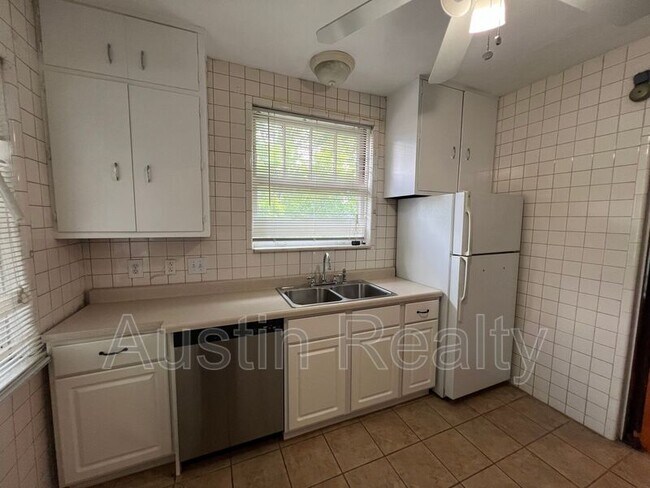 Photo - 1101 Ralph Terrace Unit A
