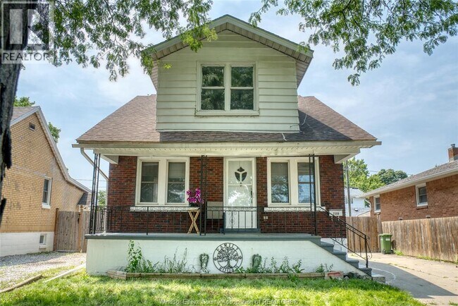 Photo - 2309 Alexis Rd