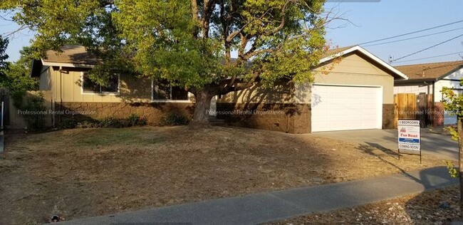 Building Photo - Coming soon! Recently remodeled with Moder... Rental