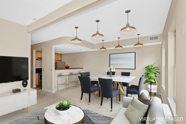 Photo - 296 Meridian St Unit 2