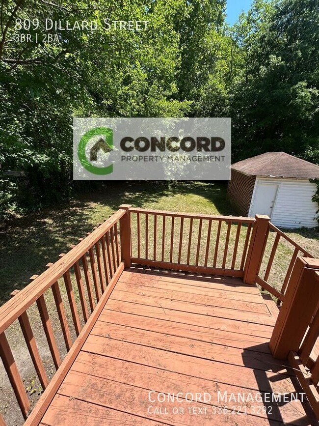 Photo - 809 Dillard St