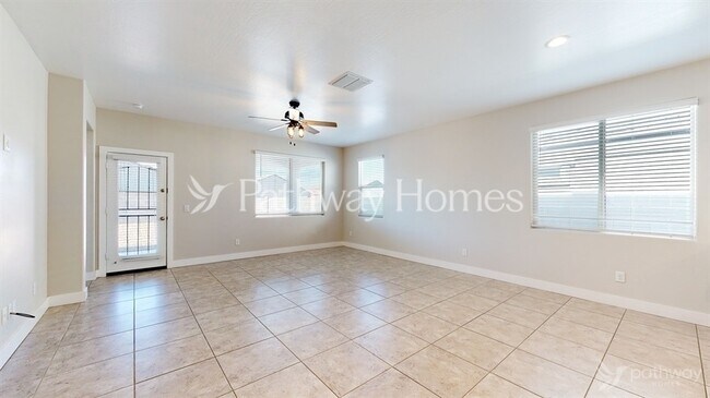 Photo - 30995 W Whitton Ave