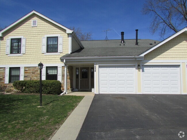 Building Photo - 1054 Driftwood Ct Unit C2 Rental