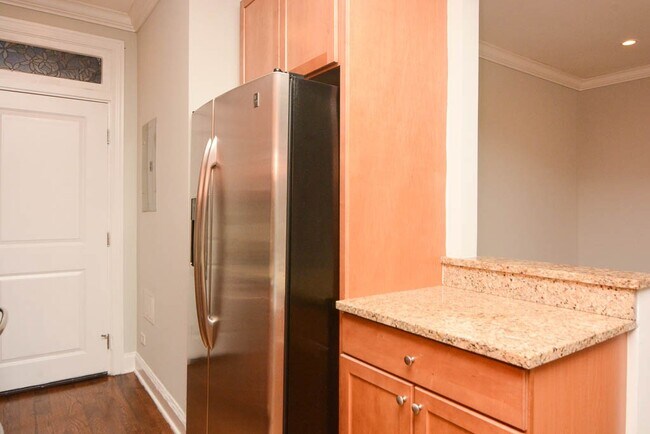 Photo - 736 W Addison St Unit J05P