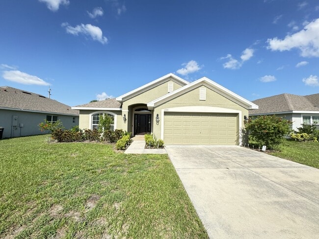 Building Photo - Coming Soon! Beautiful 4 Bedroom 2 Bathroom Single Family in Winter Haven Gated Community