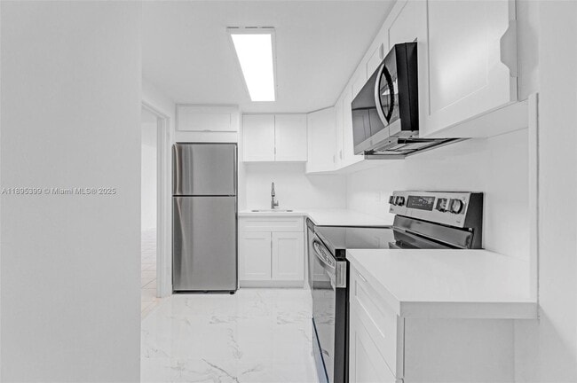 Photo - 905 Brickell Bay Dr Unit 1823