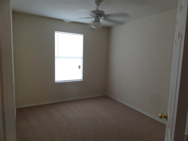 Photo - 1550 Village Way Dr