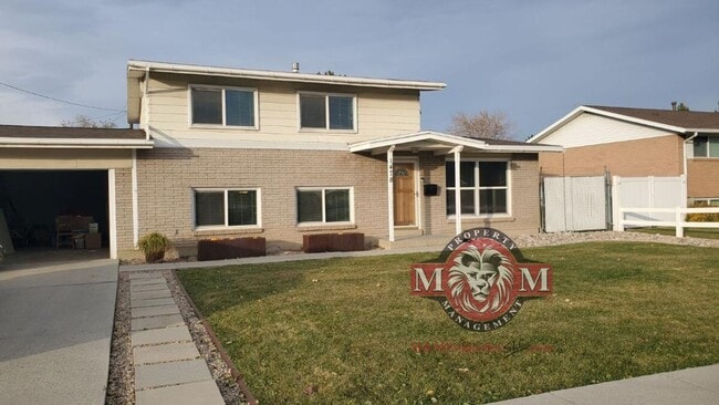 Building Photo - 3 Bd 1.5 Bath Home