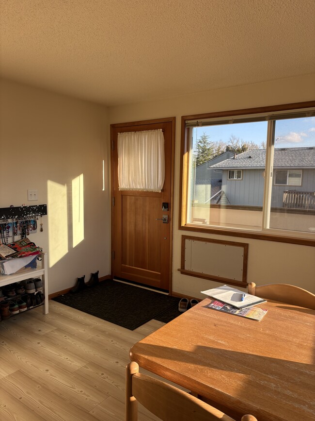 Building Photo - 1443 NW 20th St