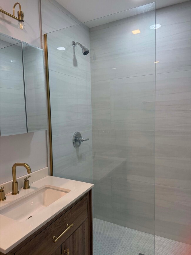2nd Bathroom