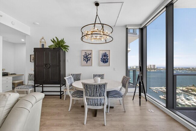 220 Lake Shore Dr Unit 1907
