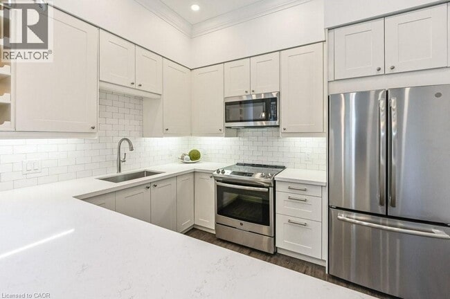 Photo - 139 MacNab St S Unit A