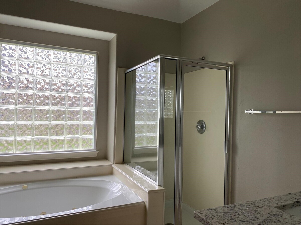 Photo - 18215 Linden Forest Ln