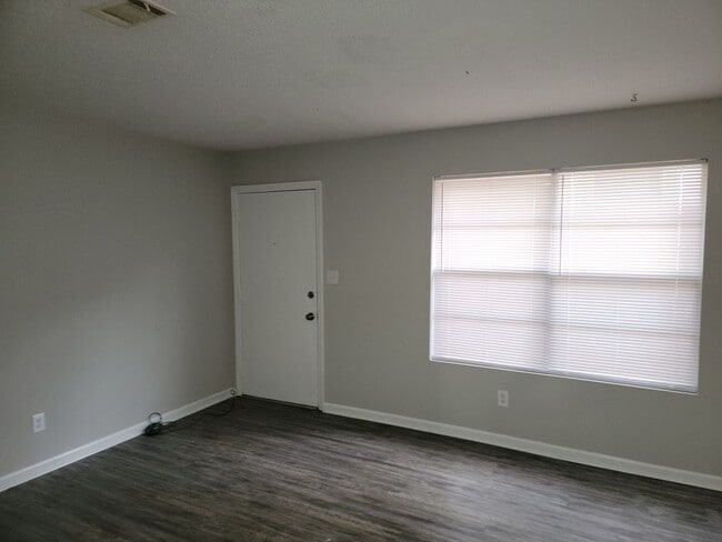 Photo - ~1530 Whitney Street Unidad A