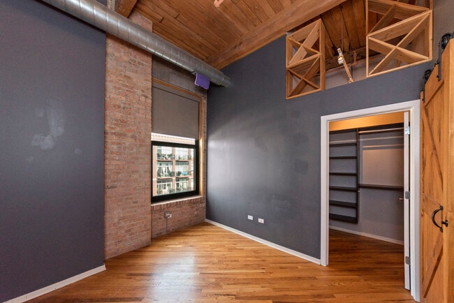 Photo - 1040 W Adams St Unit 61O
