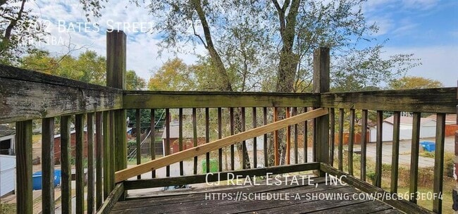 Photo - 3702 Bates St