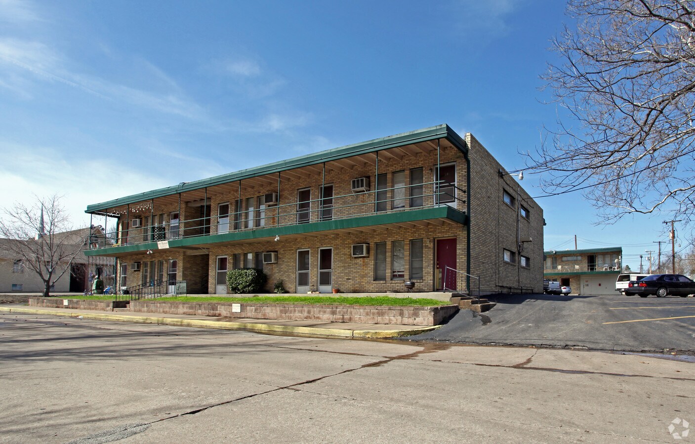 Ivy Manor Apartments - Ivy Manor Apartments