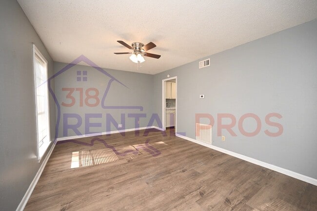 Photo - 2207 Lily Dr