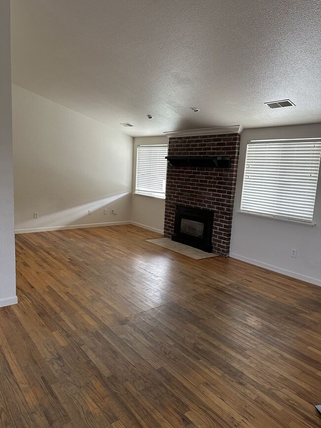 Photo - 4 Bed 1.5 Bath House