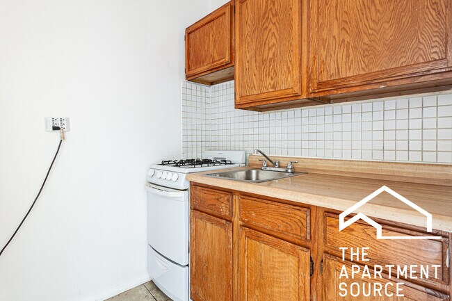 Photo - 717 W Belmont Ave Unit 504