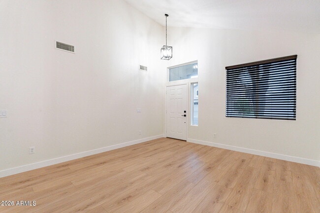 701 W Gibson Ave