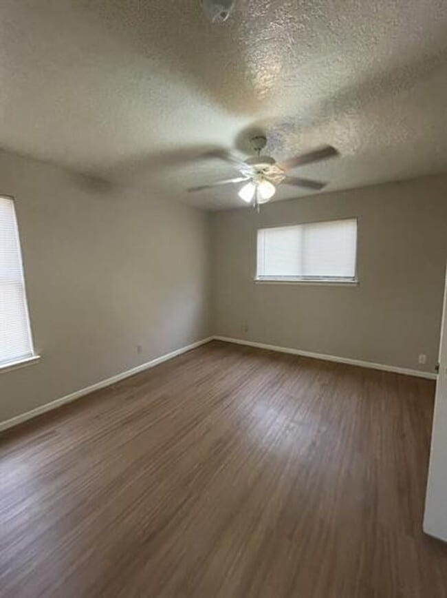 296 Friendship Ln Unit 21