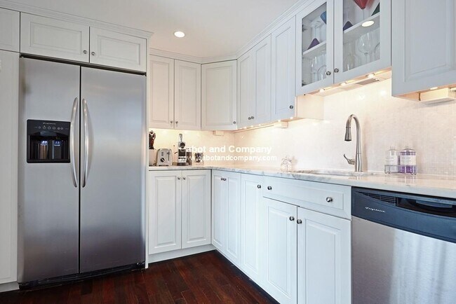 Photo - 124 Beacon St Unit PHF