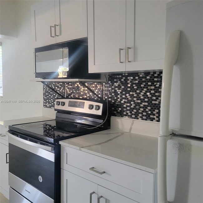 Photo - 715 SW 6th St Unit 1-2