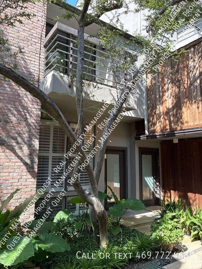 Photo - 3948 Buena Vista St Unit #105