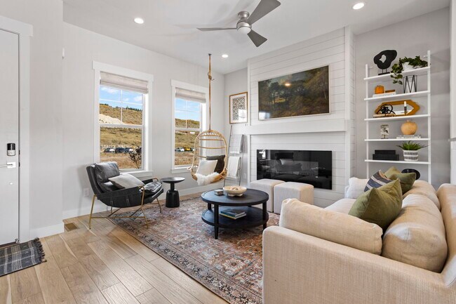 Photo - 1031 Wasatch Spring Rd