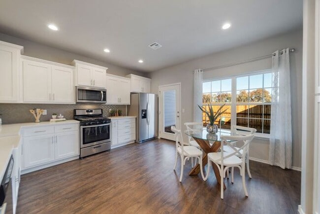 3/2/2 Patio Home! Broken Arrow!